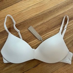 Skims sand wireless form push up plunge bra